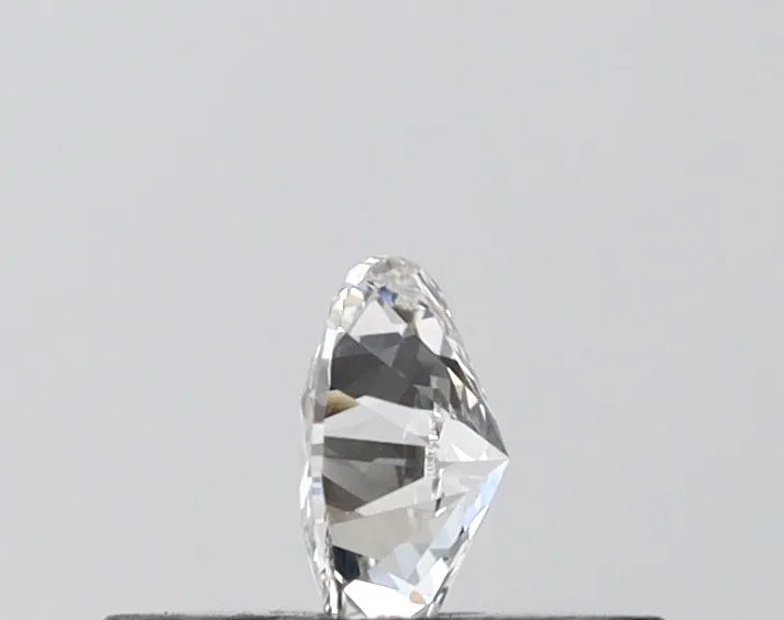 0.25ct Oval Lab Grown Diamond (Colour E, Clarity VVS2, IGI Certified)